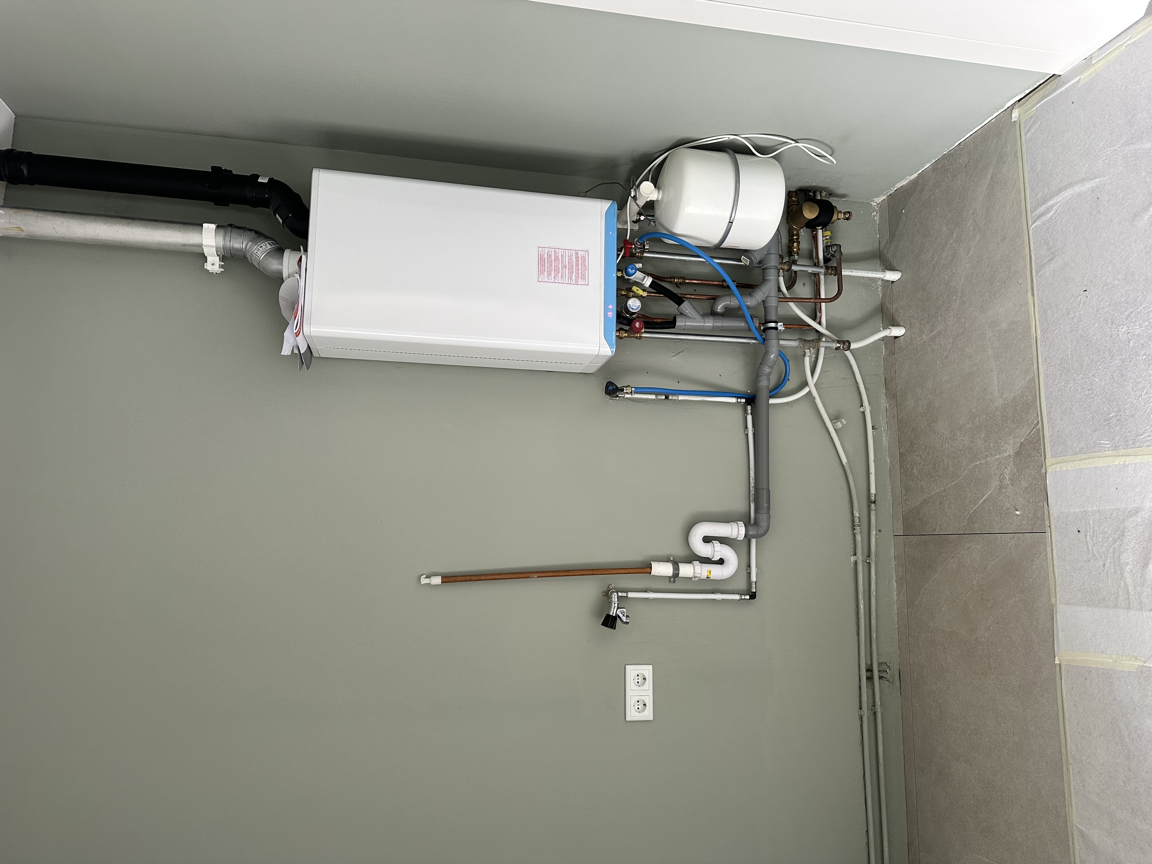 CV-ketel vervangen tijdens woningrenovatie in Den Haag