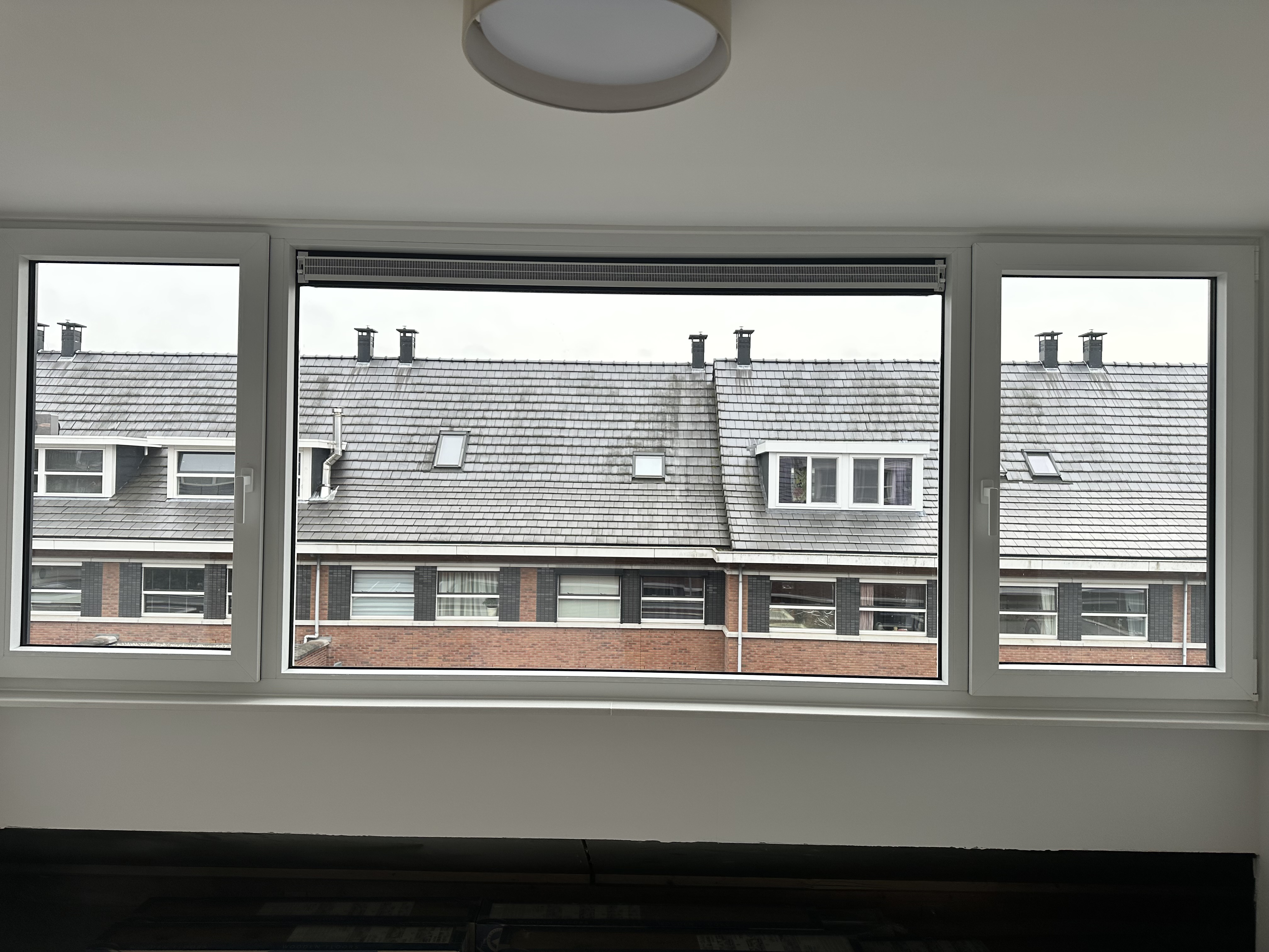 Binnenzijde van een geplaatste dakkapel met afwerking