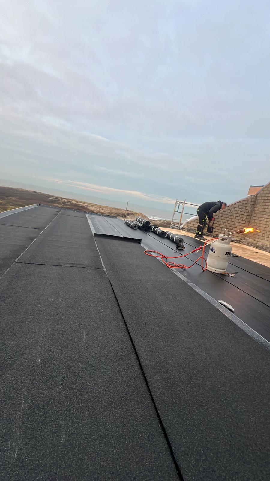 Dakwerk in uitvoering door het team van Diamant Renovatie